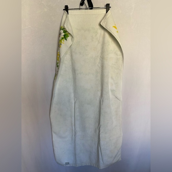 TWO Vintage 70βs Springmaid 100% Cotton Daisy Floral Bath Towels 24β x 47β - Picture 3 of 10